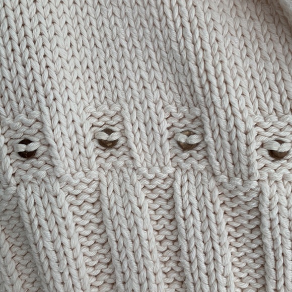 Hand knit 100% cotton by Pure. Size M/L. Off white with big & small wood buttons - Picture 4 of 7